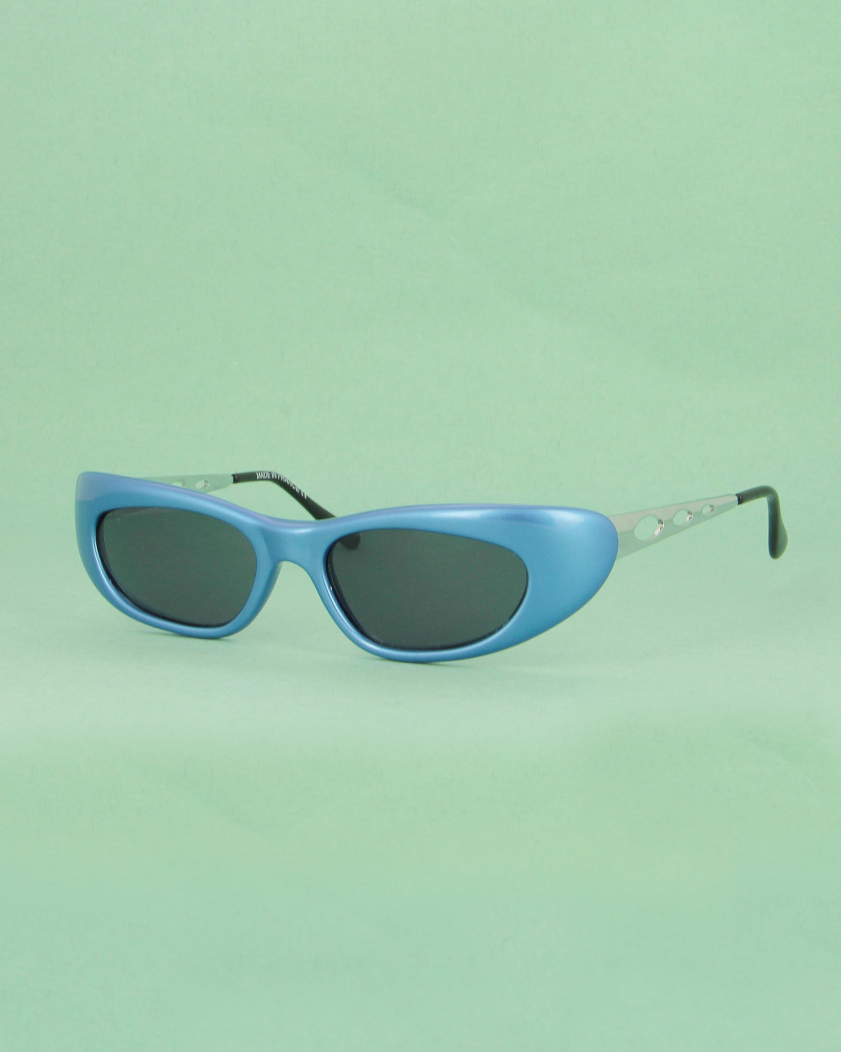 BOZ Laser Blue lunettes de soleil bleu papillon