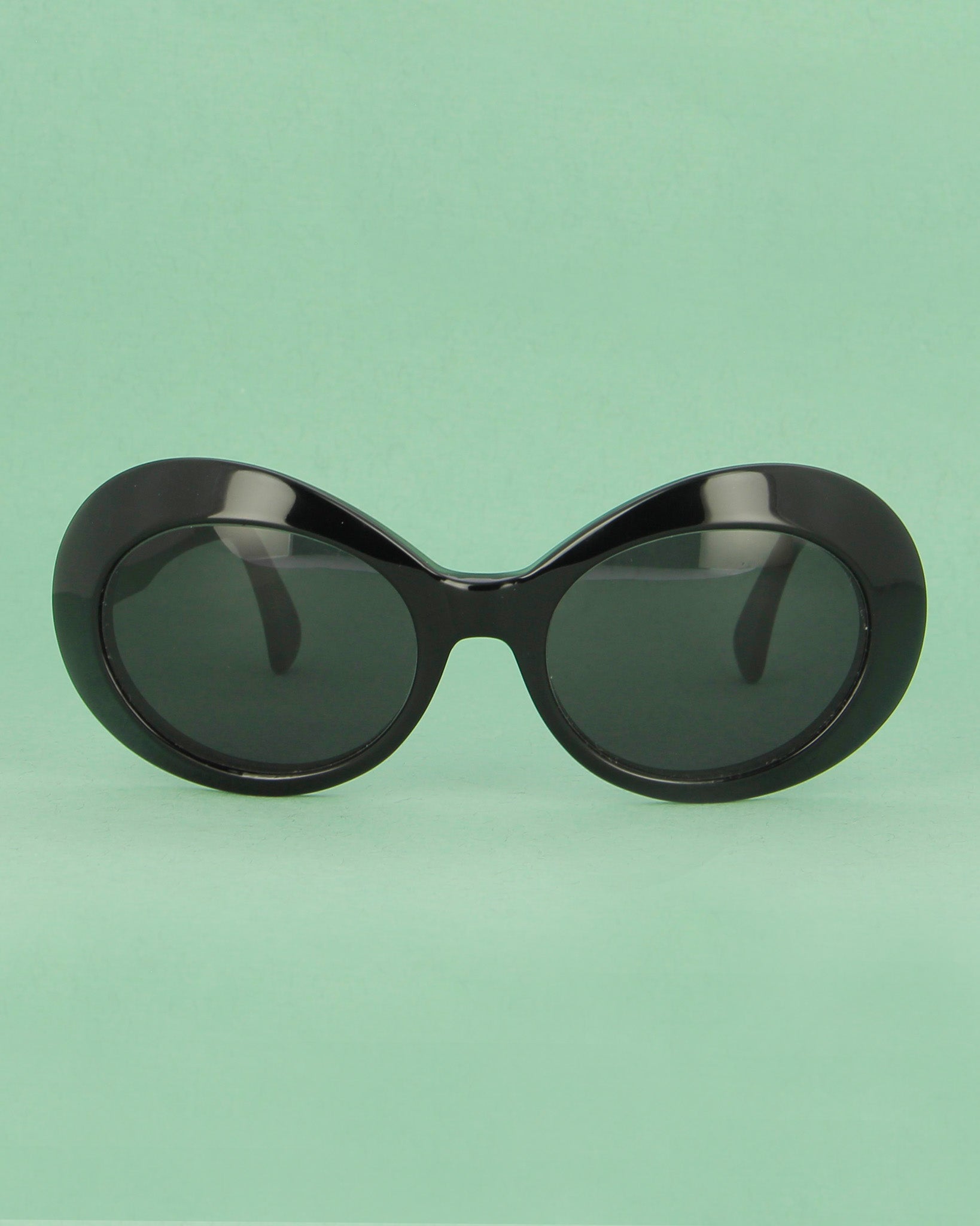 Agnès b Audrey lunettes de soleil ovales noires vintage