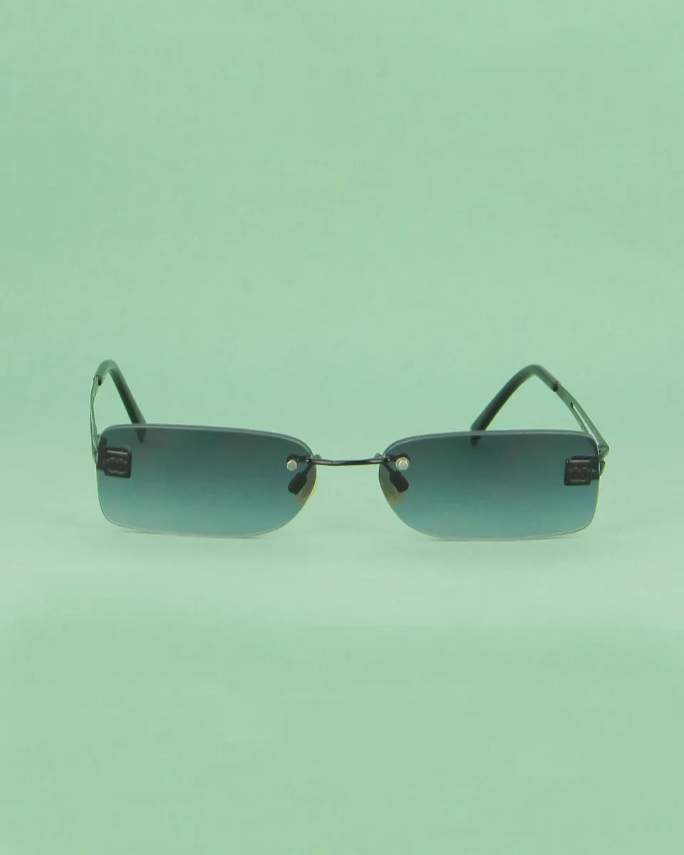 Chanel C.101 lunettes de soleil percée gris dégradé