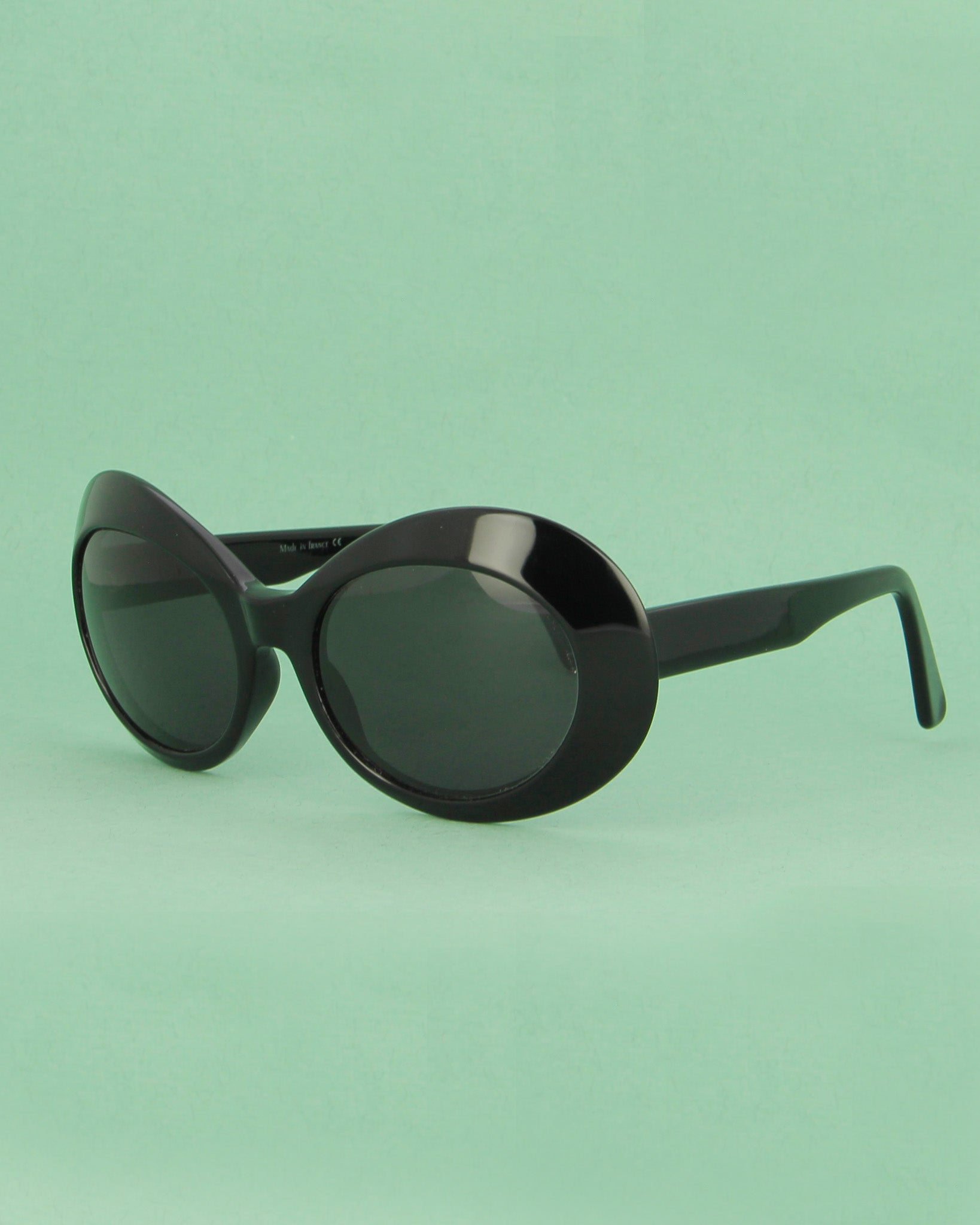 Agnès b Audrey lunettes de soleil ovales noires vintage