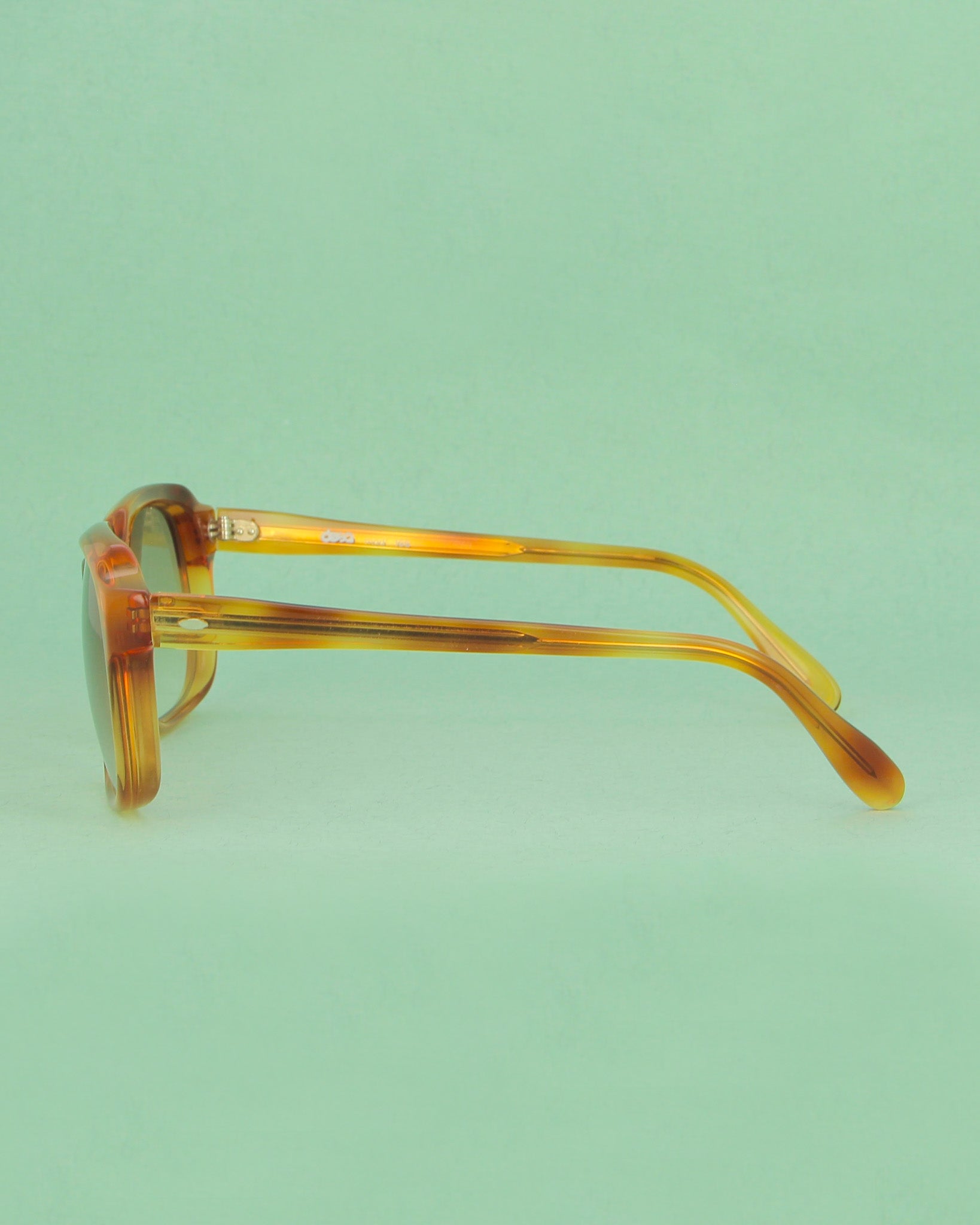 Desa MOD1 lunettes de soleil carrées miel vintage