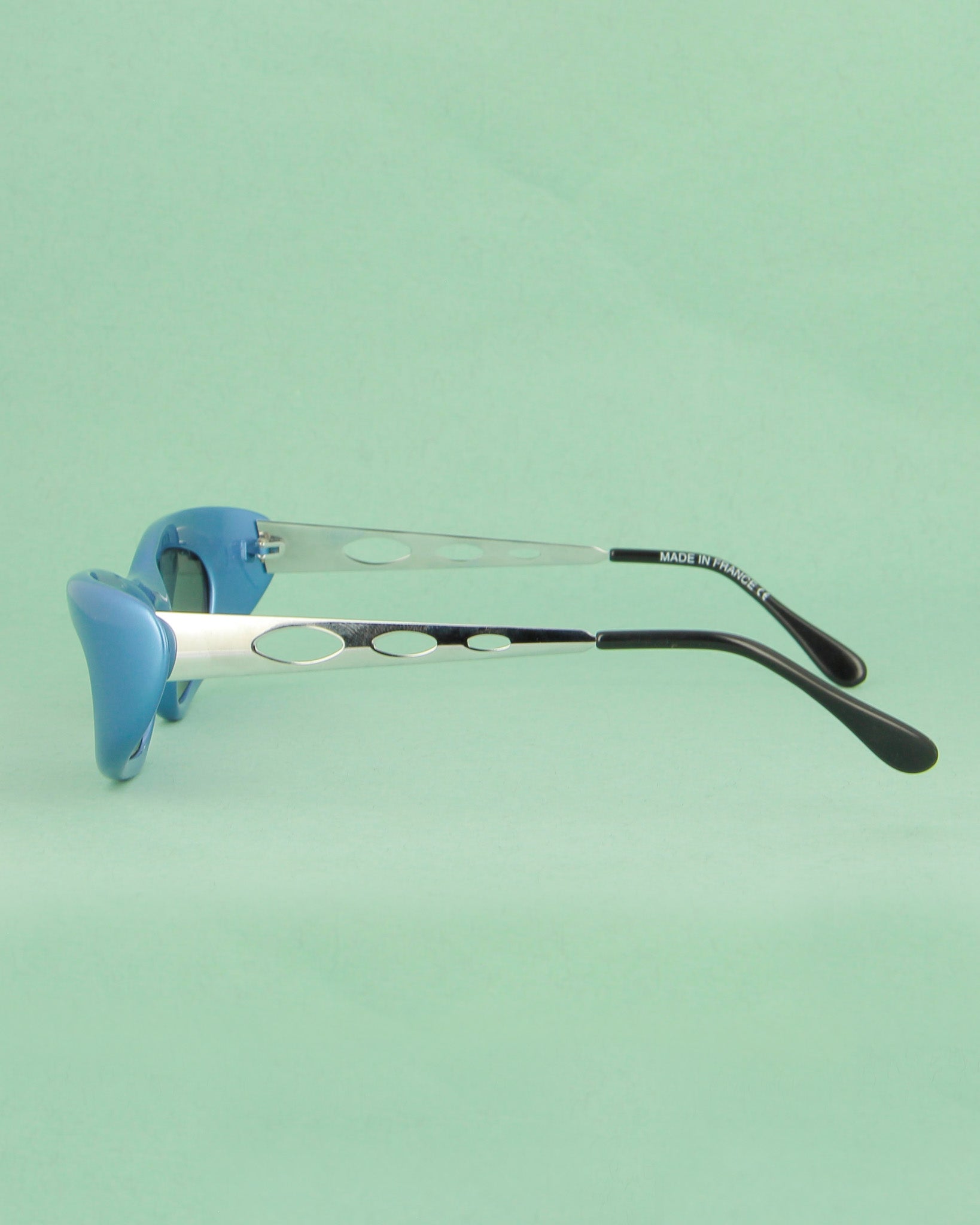 BOZ Laser Blue lunettes de soleil bleu papillon